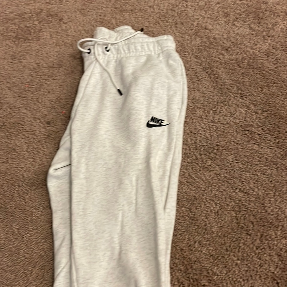 White Nike sweatpants, size xs